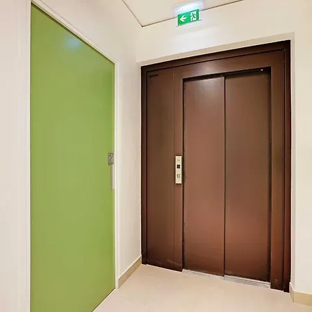 Sleek & Refined - * Levallois-Perret